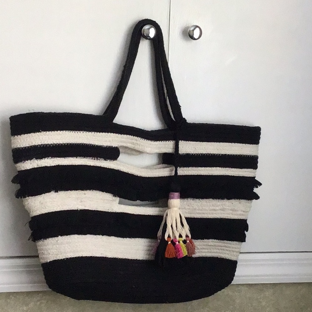 Stella and Dot Beach bag with colorful tassels